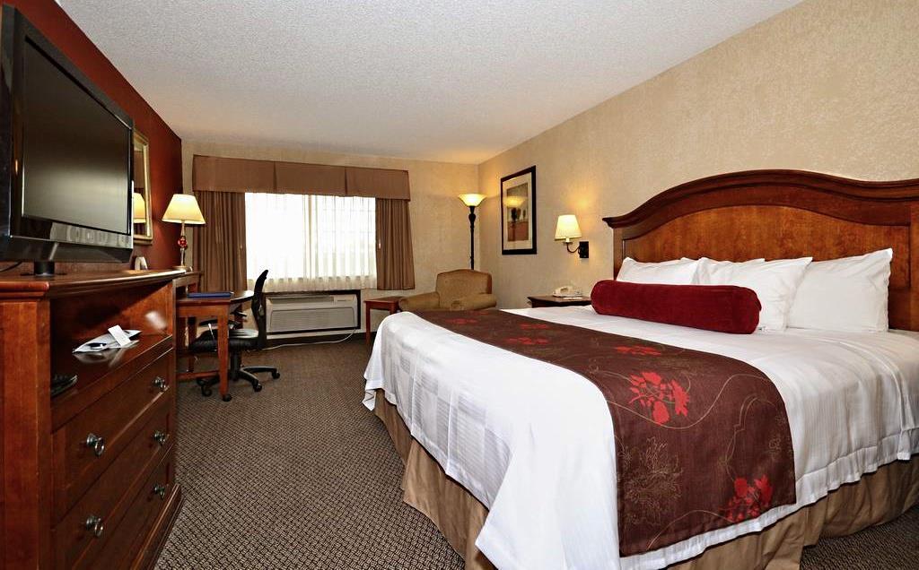 Best Western Plus Rama Inn Redmond Room photo